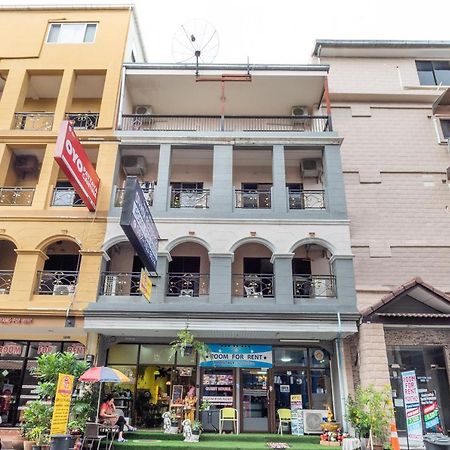 Oyo 75327 Diyana Residence Pattaya Eksteriør billede
