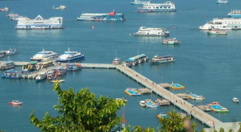 Oyo 75327 Diyana Residence Pattaya Eksteriør billede
